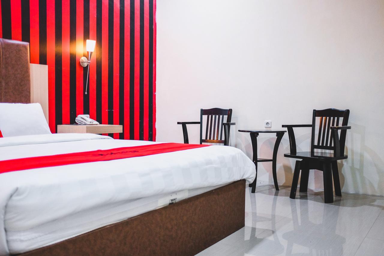 Reddoorz Plus Near Mall Panakukang Macáçar Exterior foto